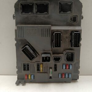 Caja Reles / Fusibles / Modulo Bsi Peugeot 407 Sw 2004-2011 ST Sport 2.0L 100kW S120104700