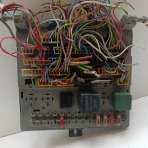 Caja Reles / Fusibles Peugeot 205 Berlina 1983-1998 GENERATION