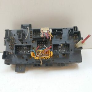 Caja Reles / Fusibles Volkswagen Golf Ii (191/193) 1983-Actualidad * 171941814D