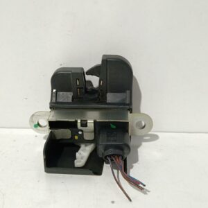 Cerradura Porton Volkswagen Up! (121) 2011-2016 *