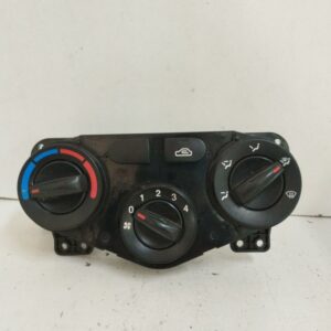 Comandos De Calefacción Hyundai Accent (MC) 2006-2010 GL 1.4L 71kW 972501EXXX