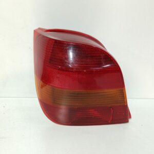 Farol Trasero Izquierdo Exterior Ford Fiesta Berlina (DX) 1999-2002 Básico D02KA