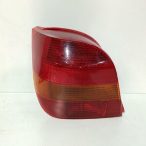 Farol Trasero Izquierdo Exterior Ford Fiesta Berlina (DX) 1999-2002 Básico D02KA