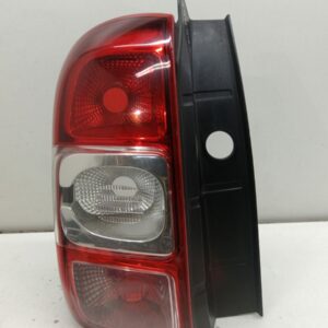 Farol Trasero Izquierdo Exterior Renault Duster 2010-Actualidad Ambiance 4x4