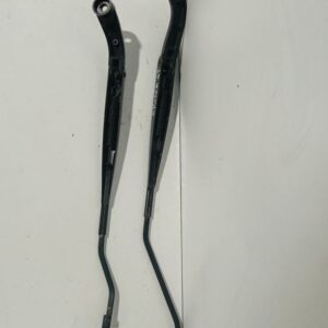 Juego De Brazos De Limpia Parabrisa Delanteros Chevrolet Spark Gt 2009-2016 Basis