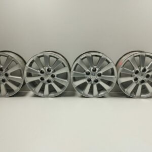 Juego De Llantas Toyota Auris 2006-2012 Luna+ HL42801